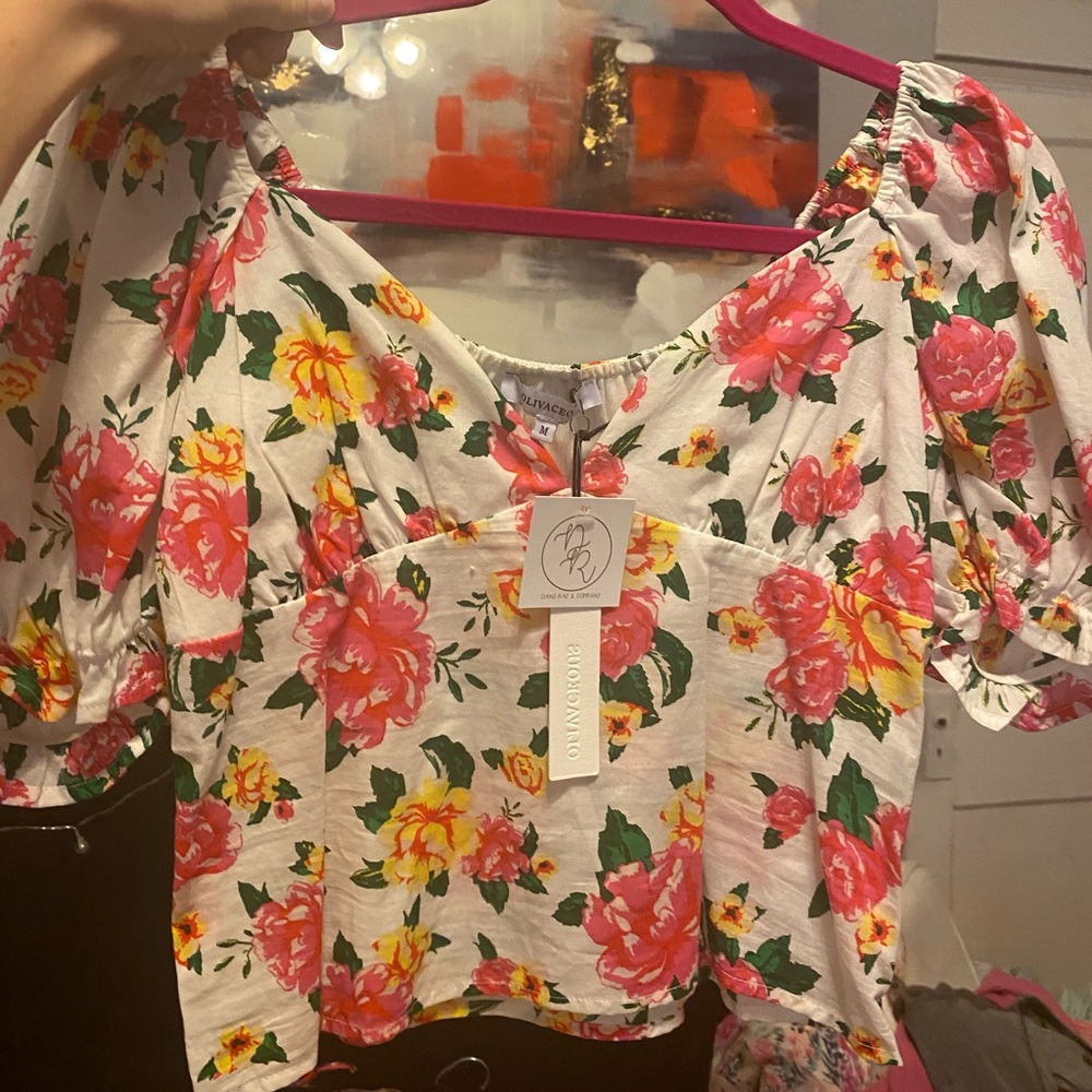 puff sleeve floral top